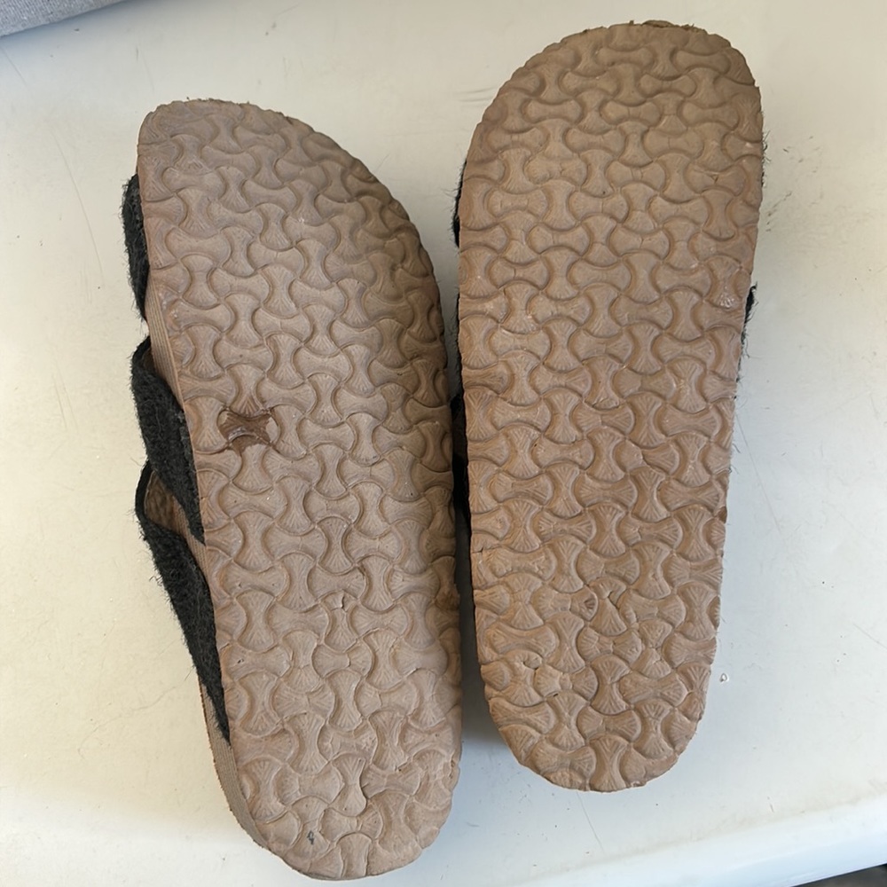 Black platform sandals - Picture 3 of 3